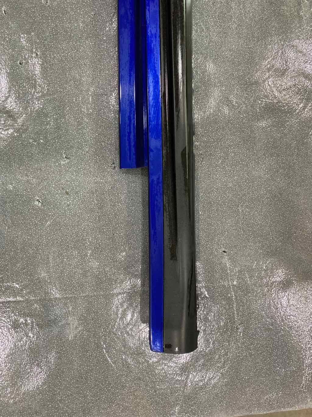 2014 - 2016 MASERATI GHIBLI OEM LEFT ROCKER MOLDING SIDE SKIRT | BLU EMOZIONE