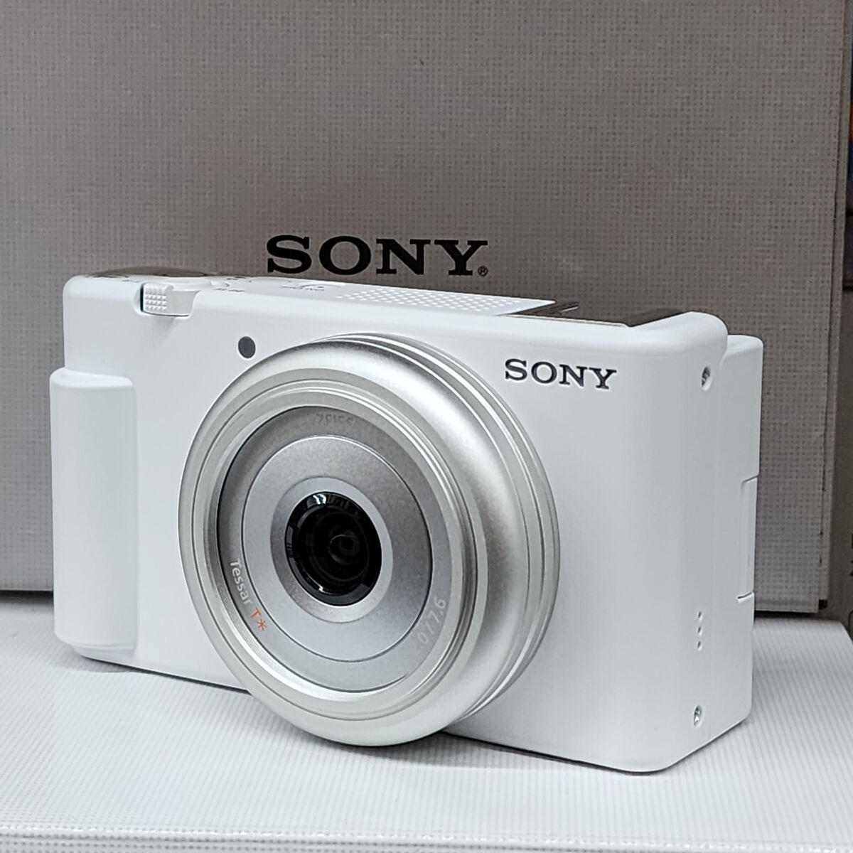 s-l1200.jpg s-l1200.jpg