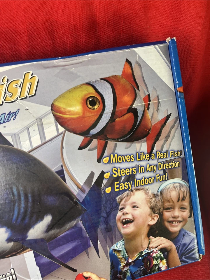 Remote Control Clownfish SwimmingRC Animal Toy Infrared RC Fly Fish Air Balloon - Image 3 of 4