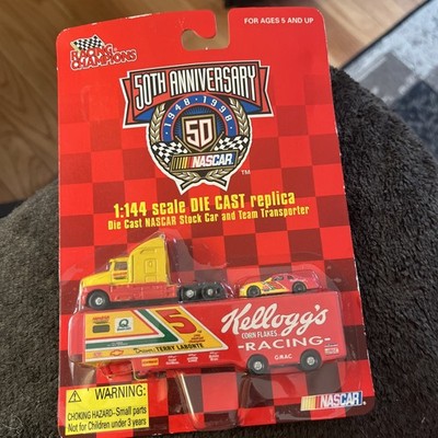 1997 NASCAR Racing Champions 5 Terry Labonte Transporter & Car Kellogg's Corn Fl