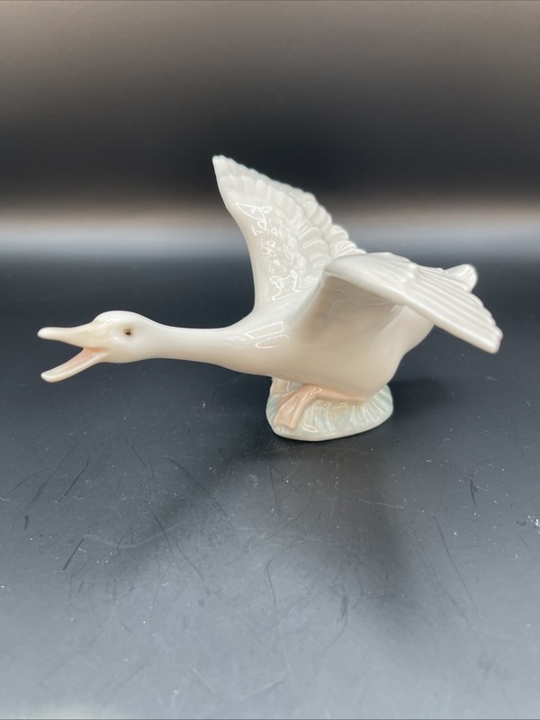 Lladro Taking Off Running Flying Goose Duck Porcelain Figurine #1265 Vintage MCM