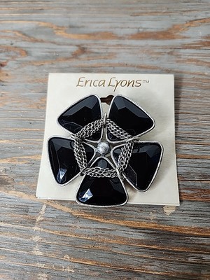 Costume Jewlery Brooch, Erica Lyons Black Onyx-Style Star design