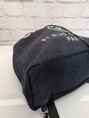 Chanel Deauville Large Navy Denim Canvas Drawstring Backpack  display picture 1