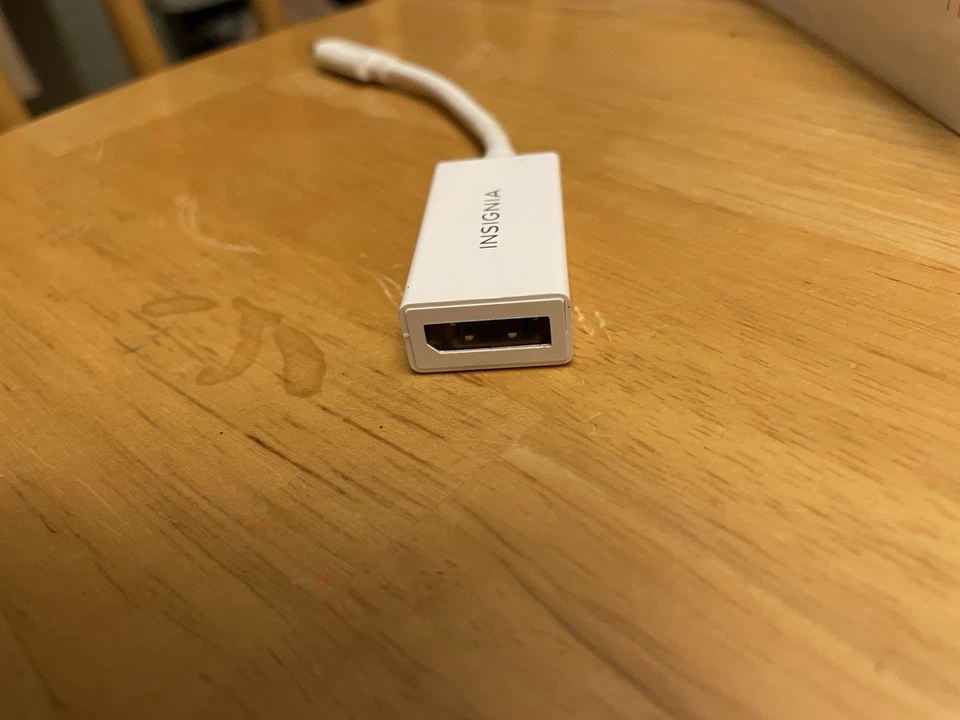 Insignia- USB-C to DisplayPort Adapter - White - Image 2 of 3