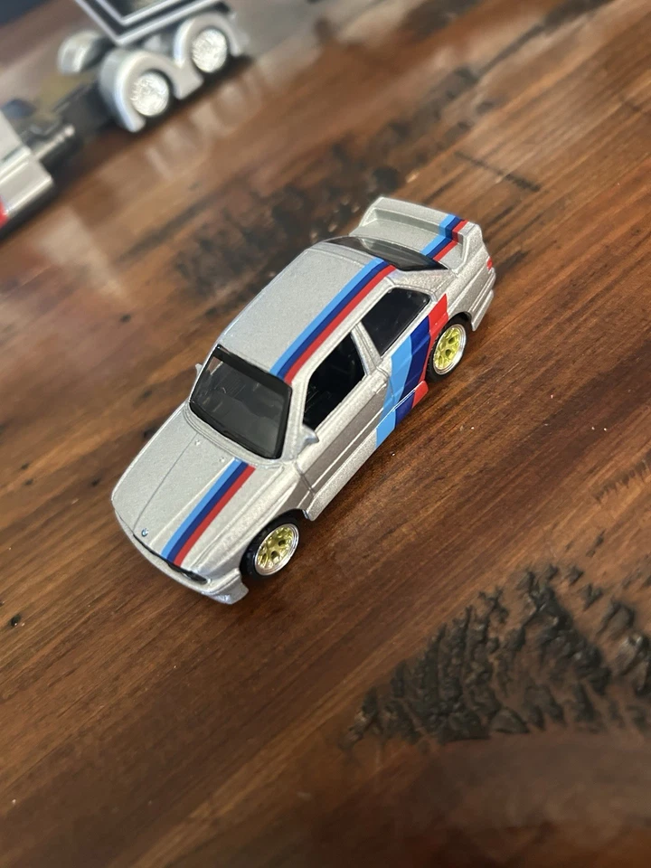 Transporter Suelto Mack Anthem y BMW M3 1988 Escala 1:64 Diecast Modelo Maisto Foto 2 de 4