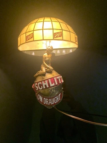 Vintage 1971 SCHLITZ ON DRAUGHT Beer Light LADY ON GLOBE Lighted Wall Sconce