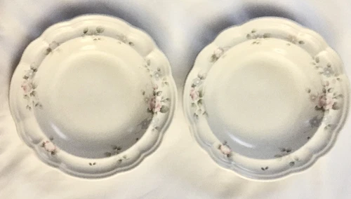 2 Vintage Pfaltzgraff Tea Rose Large 9 1/4” Scalloped Wide Rimmed Soup Bowls USA
