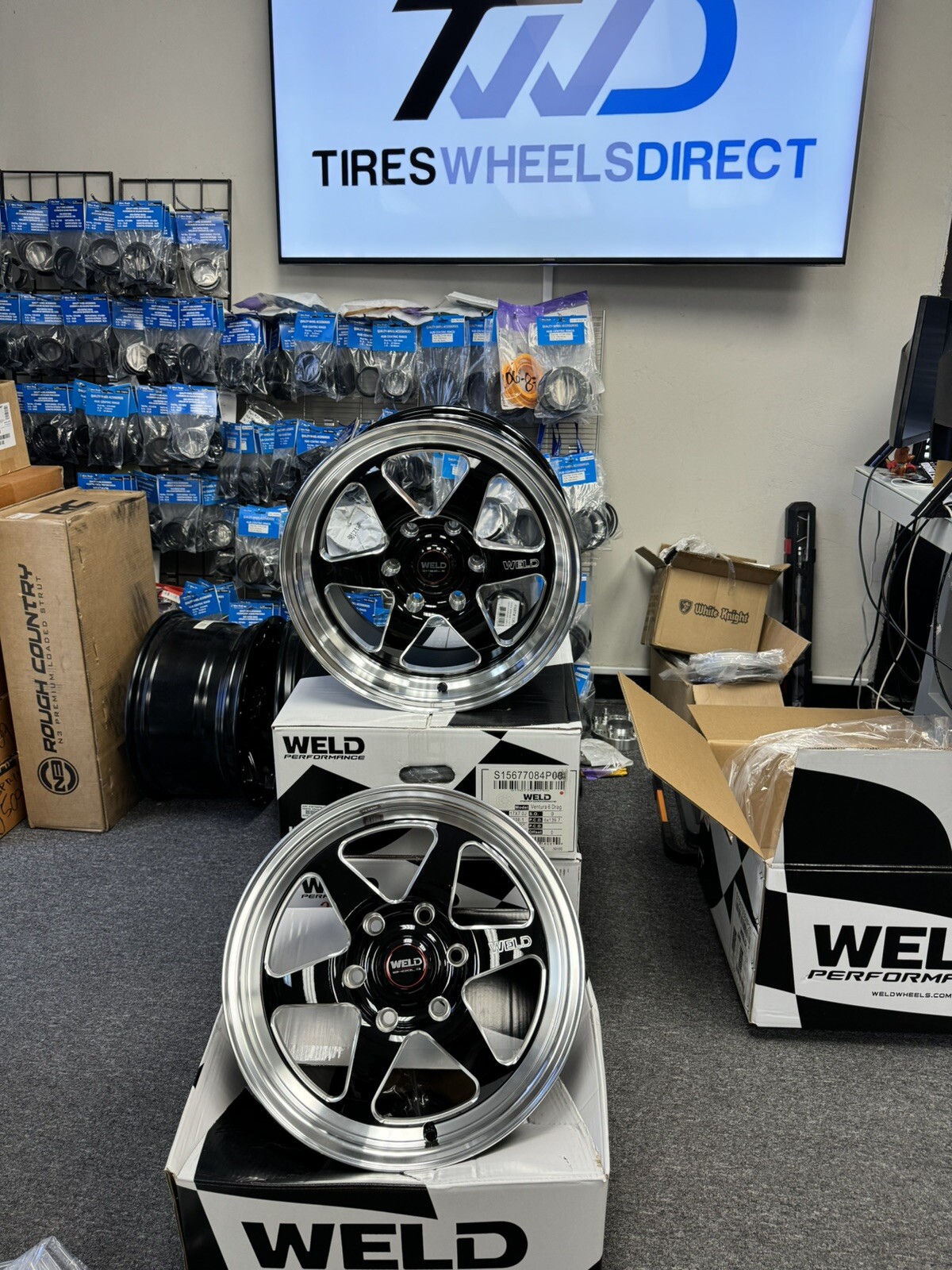 Staggered Weld Racing S15677084P00 Ventura 6 Drag S156 17"x7" And 17x10 6x139.7