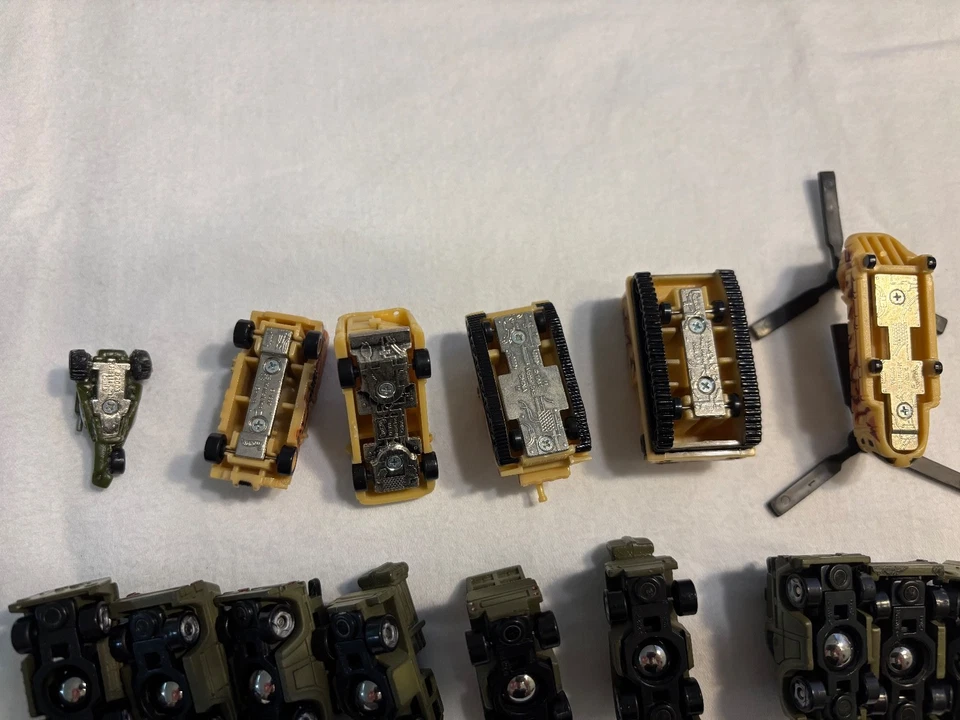 РЕДКИЙ винтажный лот военных микро машин - Mattel Funrise PTI Planet Micro - Изображение 4 из 4