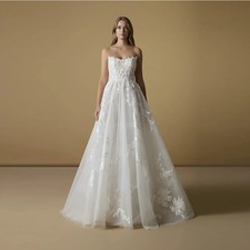 Vintage Wedding Dress A Line Tulle Lace Appliques Strapless Backless Bridal Gown