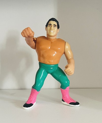 WWF WWE Hasbro Wrestling Figure. Series 6: El Mata...