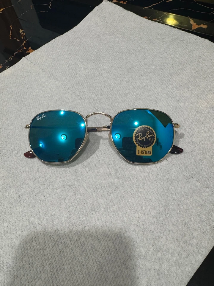 Occhiali da sole Ray-Ban RB3548N esagonali - montatura oro con lenti classiche blu - Immagine 3 di 4