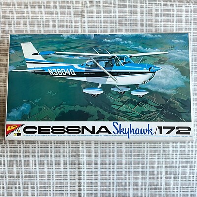 Nichimo Cessna Skyhawk 172 1/20 Detail Model Kit Motorized