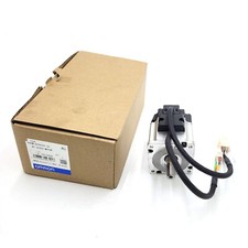 One OMRON servo motor R88M-G20030T-S2 NEW