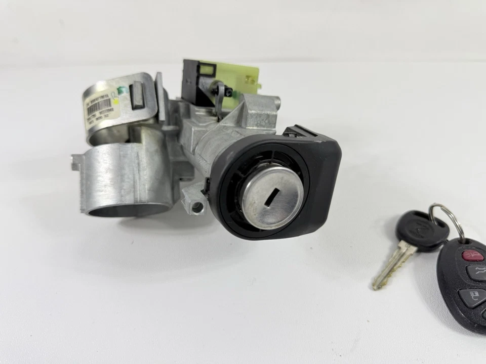 Carcasa de cilindro de bloqueo de llave de encendido Saturn Outlook 2007-2008 con llave OEM 15934123 Foto 3 de 4