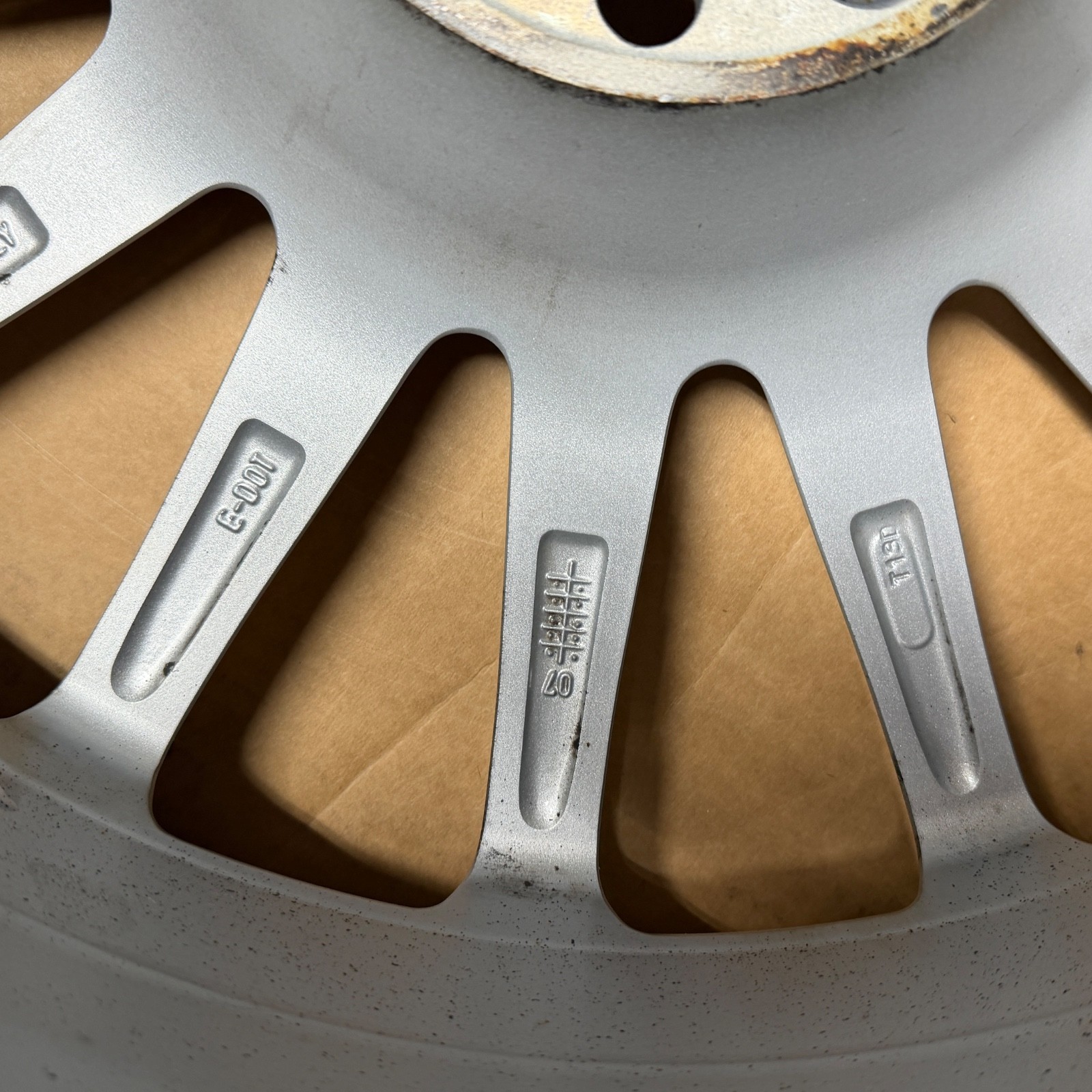 Aston Martin DB9 19" Wheel Rim - Used Original 15 Spoke Rear 9.5x19"