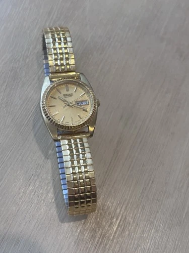 Seiko Women's Vintage 7N83-0041 Watch Not Running, Hadley-Roma Band