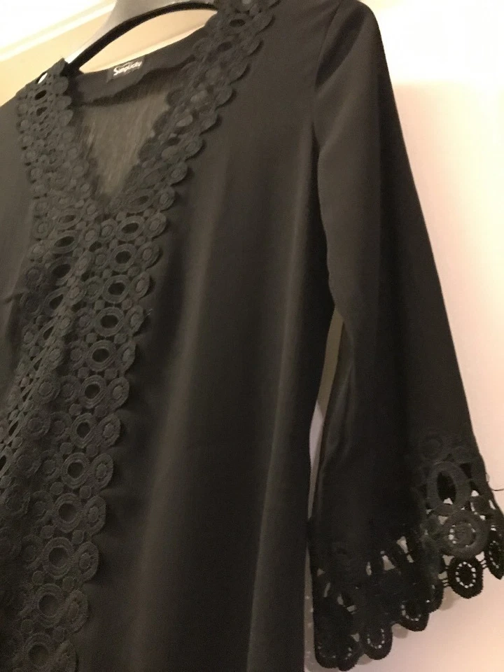 Bonita túnica de encaje negra, hermosa, talla mediana Foto 3 de 4
