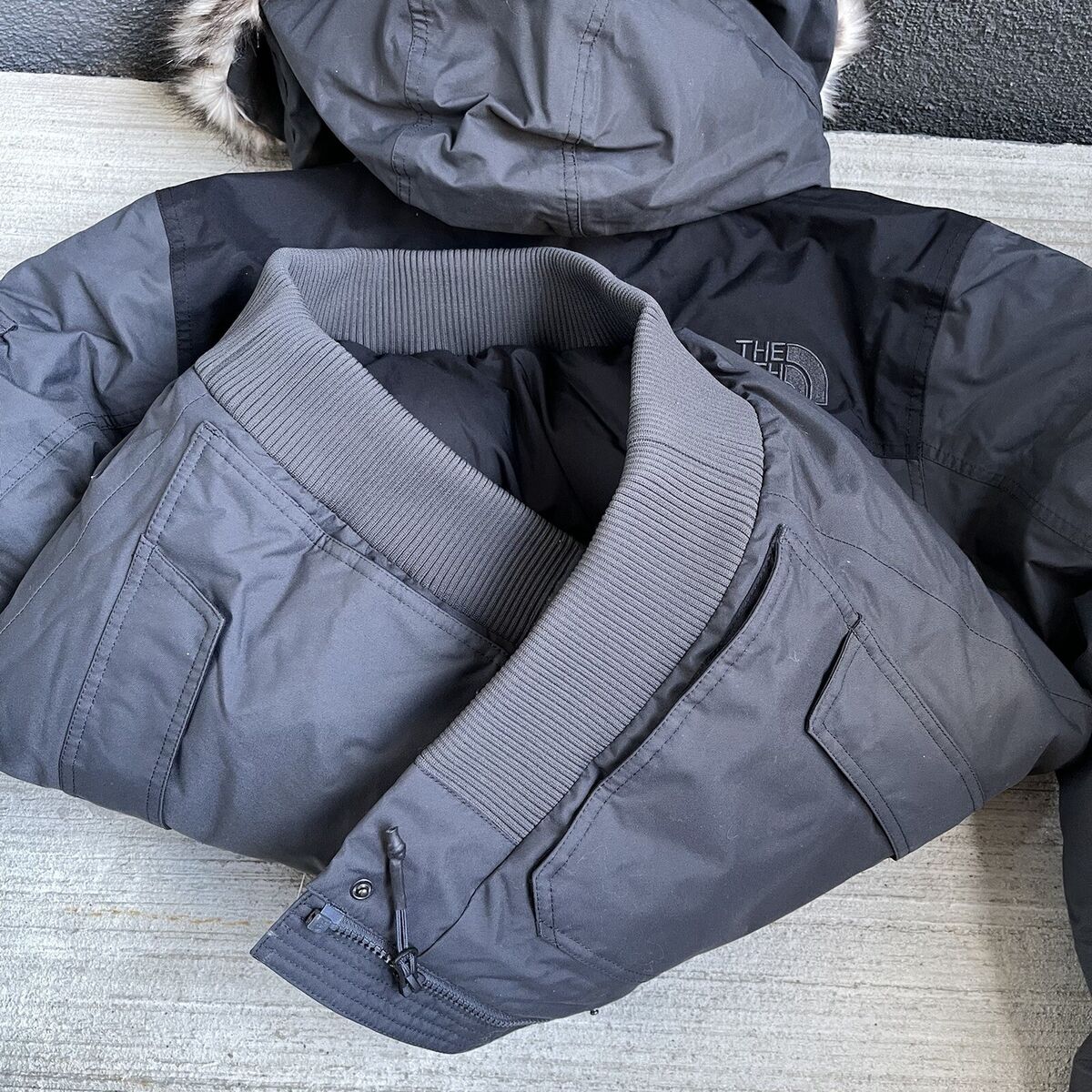 The North Face Gotham III Jacket - Men's Medium - Asphalt The North Face Gotham III Jacket - Men's Medium - Asphalt