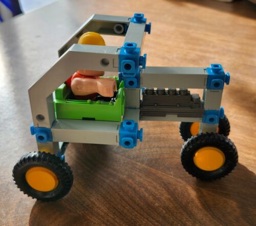 CONSTRUX- TRACTOR KIT- #563- Fisher-Price- 1983 - Picture 3 of 18