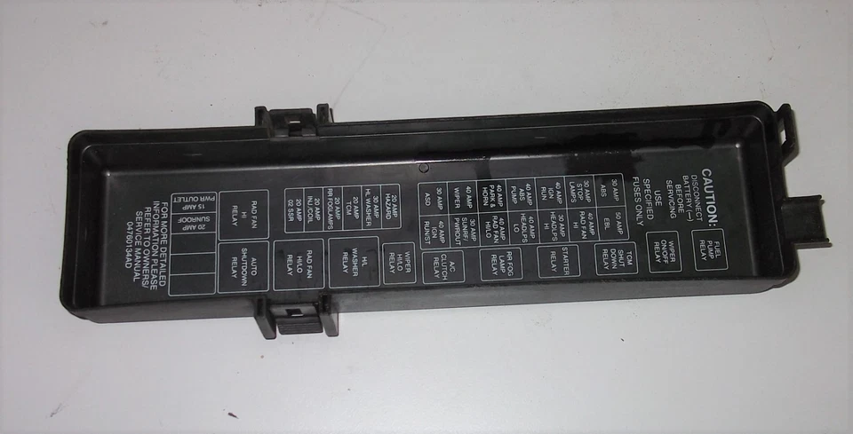 Chrysler 300M '02 Petrol 2.7 150 kW Cover Relay Box 04760134AD — 第 2/3 张图片