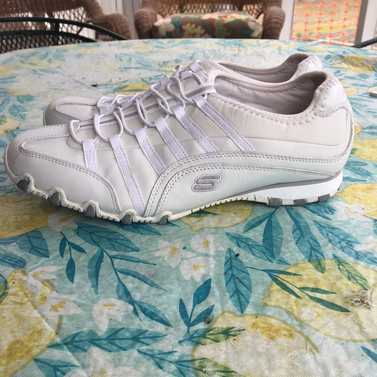 Women's skechers slip clearance on tennis shoes