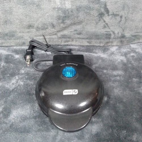 Dash Skull Mini Waffle Maker Non Stick 4" Cooking Surface Black - NEW! - Picture 2 of 9