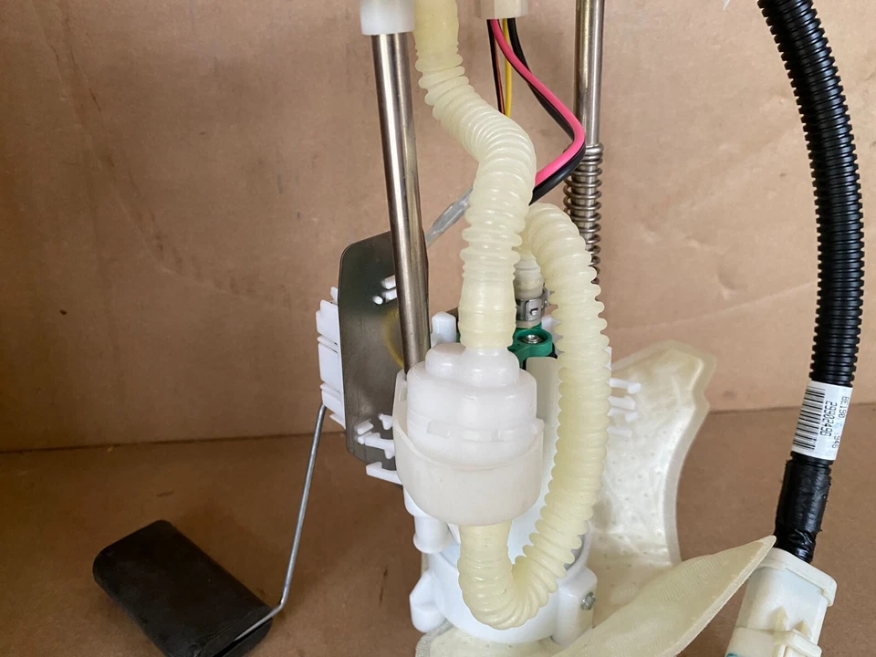 Bomba de combustible Ford 5C5Z-9H307-A -- Lincoln Aviator 2003-2005 4,6 L -- Nuevo de lote original Foto 4 de 4