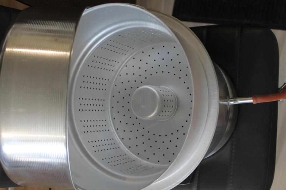 Exprimidor de Vapor Vintage URSS Rusia Nuevo Aluminio, Acero Artículo Raro Foto 4 de 4