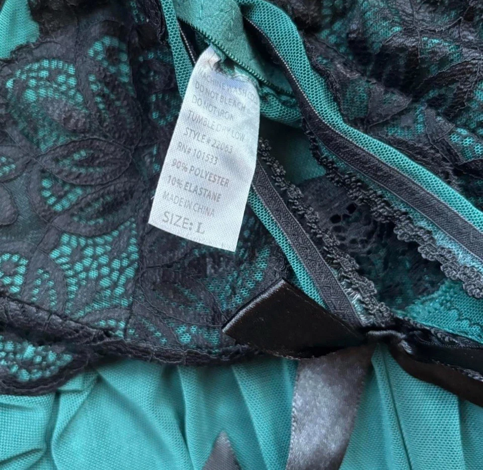 Black and Green Lace Lingerie Slip with Bow Detail Size Large - Image 4 of 4