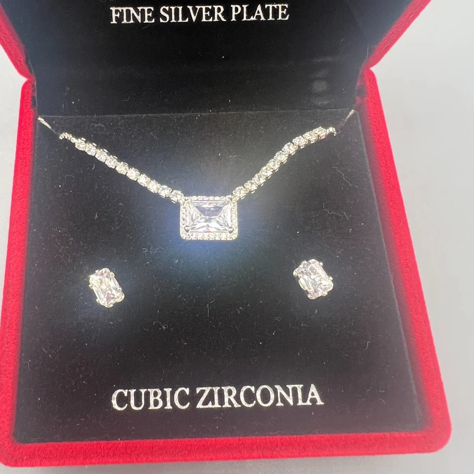 Danecraft 方晶锆石精美镀银项链和耳环套装 全新带盒 华丽 — 第 2/4 张图片