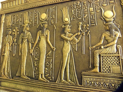 Ancient Egypt Inspired Wall Relief – Queen Nefertari Offering to Isis | Hand-Cas - Picture 4 of 8