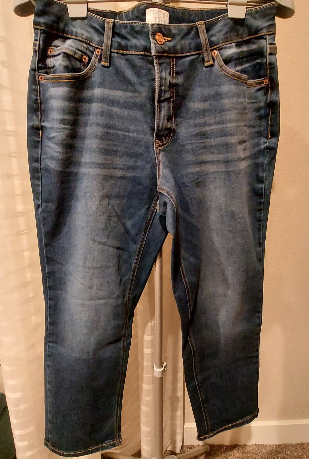 Time And Tru Womens Size 12 Mid Rise Denim Shorts in Blue