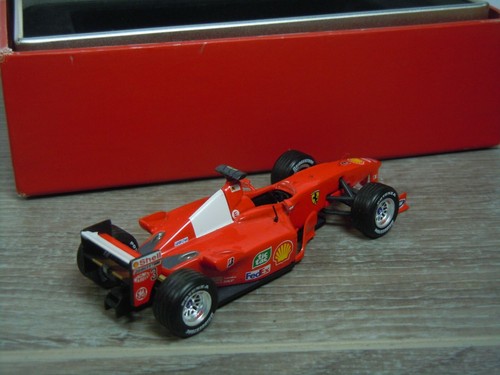 Ferrari F1 2000 Winner USA - Ixo 1:43 in Box *42137 - Picture 3 of 5