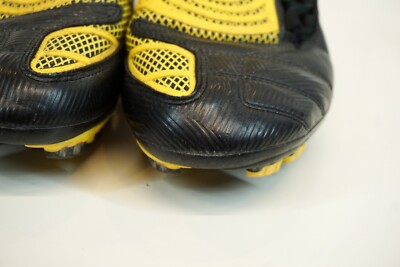 Vintage Nike Total 90 Shoot 2 Black & Yellow Soccer Cleats US 7 UK