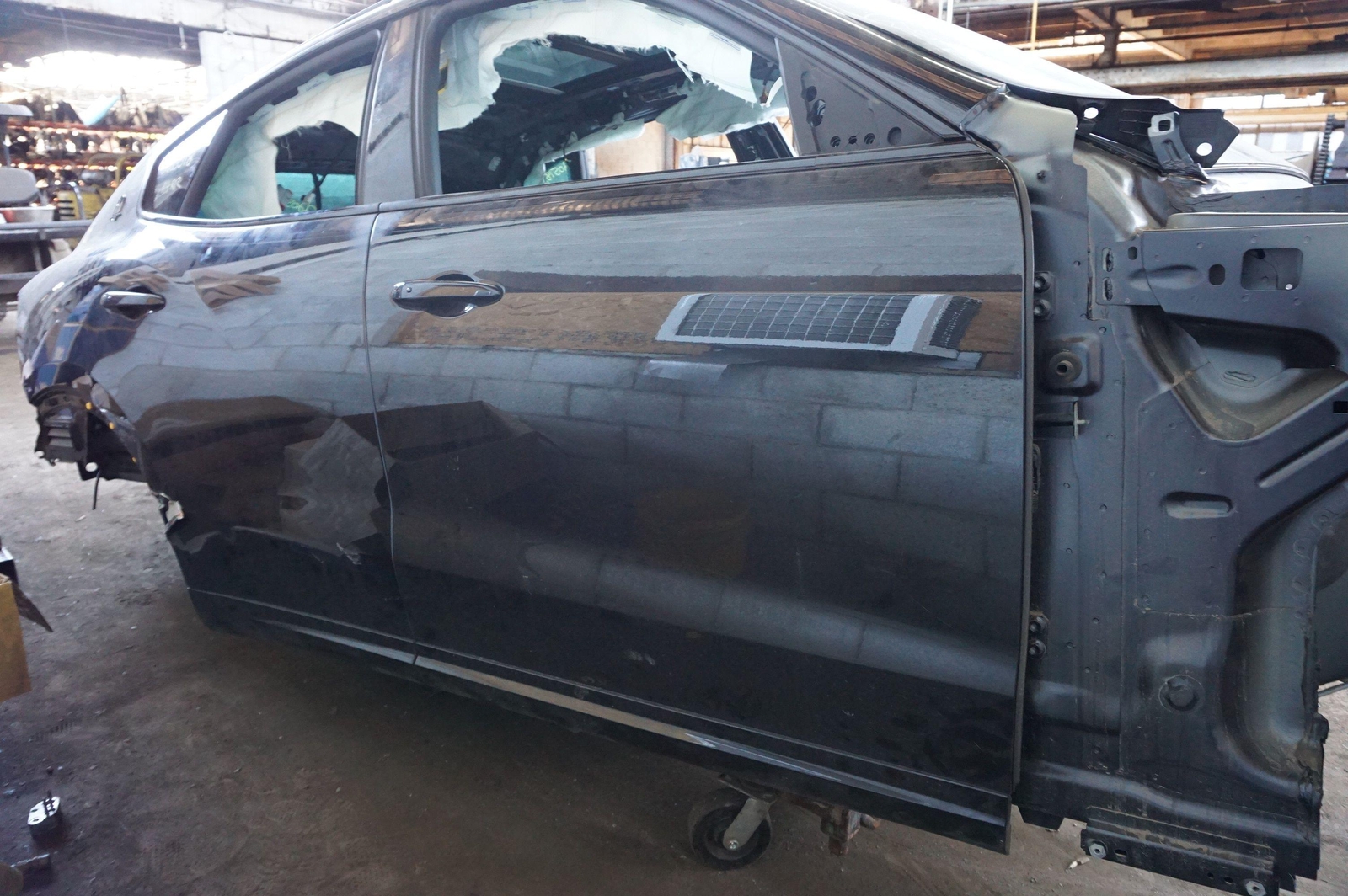 Front Right Passenger Door Assembly 673009989 Maserati Lavante 17+ RH