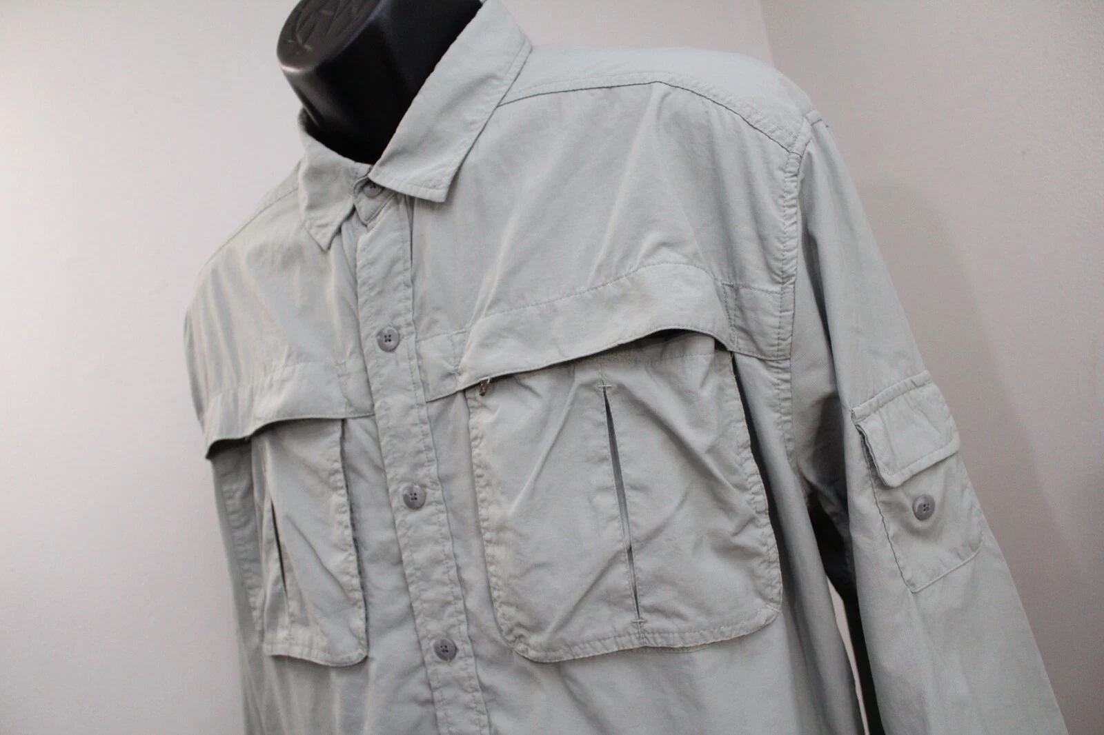 REI Vented Button Up Shirt Light Green 100% Nylon Long Sleeve Hiking Mens XL
Opens in a new window o