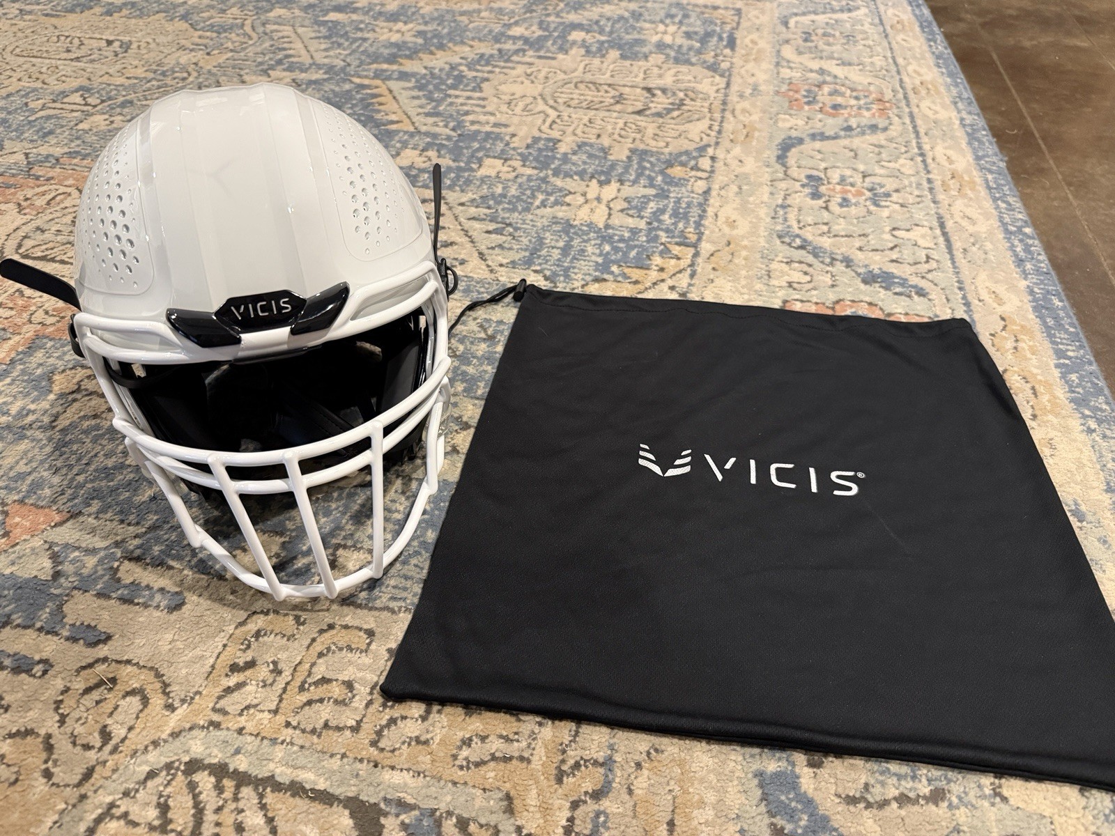 VICIS ZERO2 / Football Helmet 2025 / White / Youth Large / New With Bag / READ