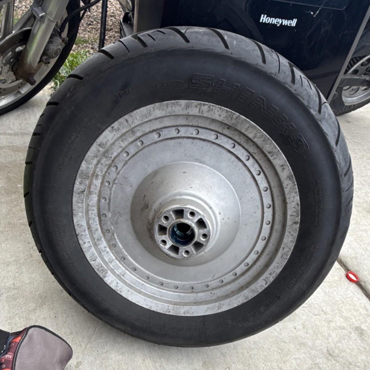 Harley 1991–1999 Dyna Solid Rear Wheel 16x3 3/4” Axle FXD FXDS OEM