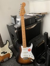 Squier by Fender Classic Vibe '50s Stratocaster Electric Guitar, Sunburst