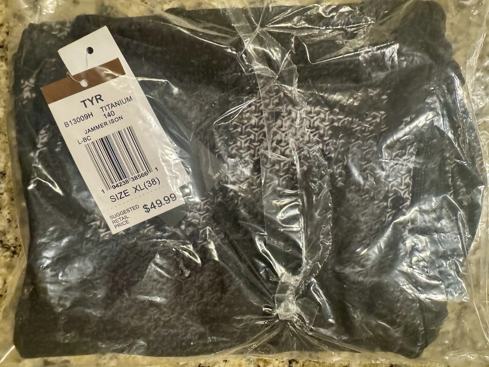 Traje de baño TYR Titanium Durafast para hombre talla 38 XL NEGRO Jammer Ison NUEVO Foto 3 de 4