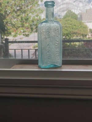 DR. D. JAYNES EXPECTORANT    PHILIDA    Crude 1870s medicine bottle