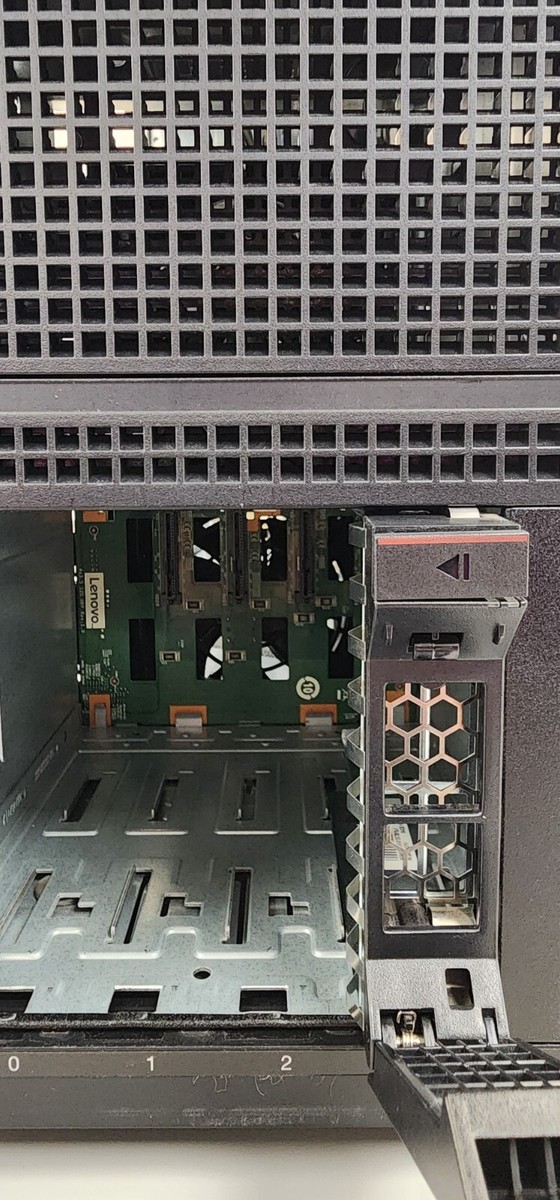 Lenovo ThinkServer TS460 Intel Xeon E3-1230 v5, 8GB DDR4 Lenovo ThinkServer TS460 Intel Xeon E3-1230 v5, 8GB DDR4