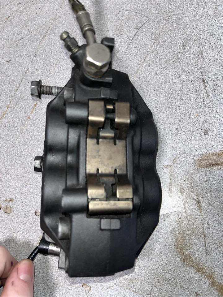 Pinza de disco de freno delantera derecha Honda CBR 900 RR CBR900 CBR900RR 1998 y 1999 Foto 2 de 4
