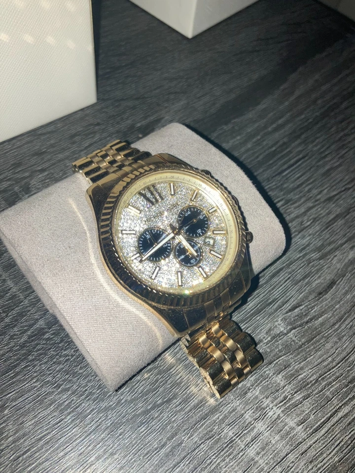 Reloj Michael Kors Lexington Glitz para hombre, esfera de cristal pavé, acero inoxidable dorado Foto 2 de 4