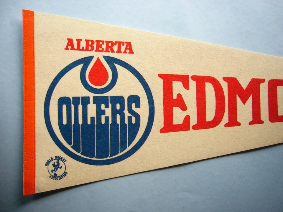 EARLY 1970'S 1972/73 ALBERTA EDMONTON OILERS WHA HOCKEY PENNANT FLAG SHARP NICE - Image 3 of 4
