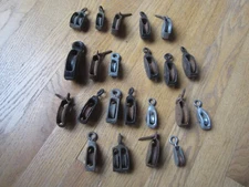 OLD Vintage SMALL MINI METAL PULLEY INDUSTRIAL TOOL HARDWARE WHEEL LOT OF 22