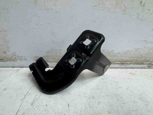 BMW 3 F30, F80 Kotflügelhalter vorne links 7255821 2.00 Diesel 2018 31163987