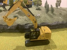 Cat 323 Hydraulic Excavator/ Digger 1:50 Scale Diecast Masters 85657 New