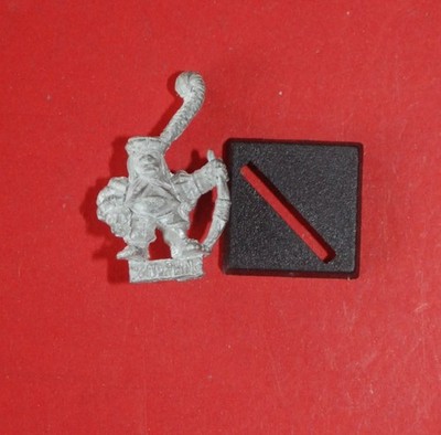 Warhammer - Empire - Classic Metal Halfling Archer - 1992